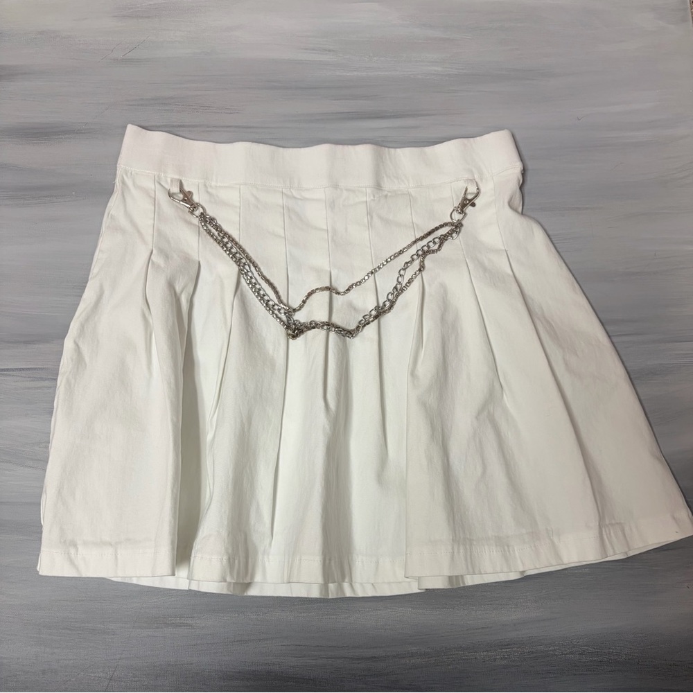 Rue21 White Mini Skirt with Silver Chain Detail